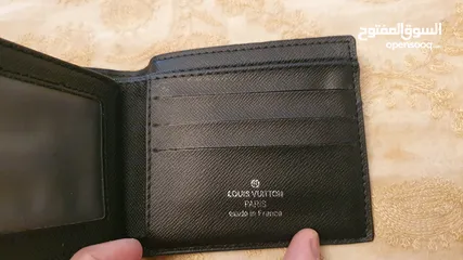  5 Louis Vuitton wallet