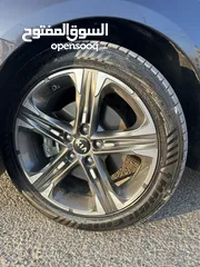  2 كيا K5 هايبرد موديل ال 2018 لون فيراني ميتالك  فحص اربعة جيد ولا ملاحظة فل كامل عدا الفتحة - كاش
