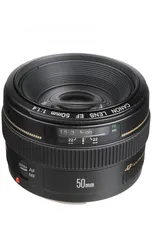  1 عدسة كانون 50mm 1.4 استخدام خفيف بحالة الوكالة اذا حابب تنقل تصويرك لعالم تاني مالك الا هالعدسة