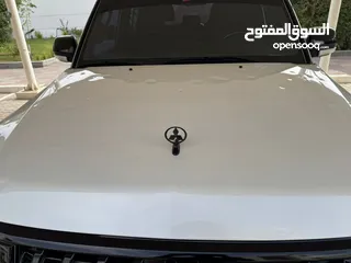  9 Mitsubishi pajero 2020