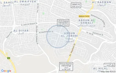  10 محلات للايجار داخل مجمع تجاري في موقع مميز واستراتيجي شرق عمان