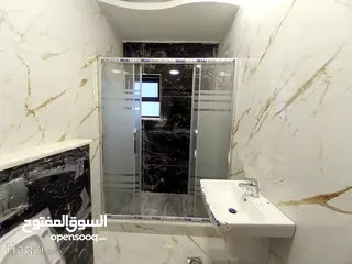  11 شقه مميزه طابق ثالث مع روف دبلكس في منطقه حي الامانه البنيات سوبر ديلو... ( Property ID : 30215 )