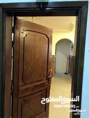  3 شقه للبيع مفروشه مقسمه 3 ستوديوهات مفروشه ومؤجره 600 د شهري