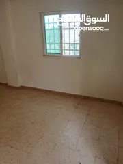  2 شقه فارغه للايجار ضاحيه الرشيد