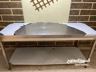  1 طاوله ستانليس ستيل طبي