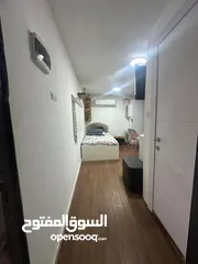  1 كرفان حديد لون ابيض متنقل