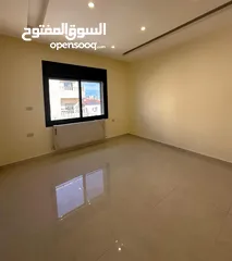  1 شبه ارضي مع ترس و مدخل  في الجبيهة قرب مسجد جبران بتشطيب فندقي مع تدفئة راكبة