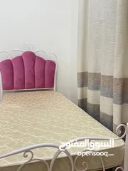  4 اسرة مع مراتب