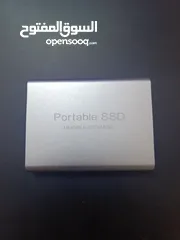  1 هارد خارجي النوع  SSD 4T