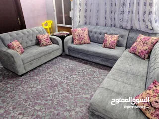  1 كورنر رمادي للبيع لسعر مغري