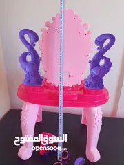  13 طاولة مكياج بنات عدد 2  Two girls' makeup tables