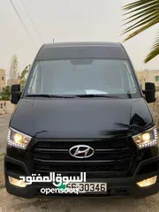  22 باص فان10ركاب لنقل الركاب والسياح وخدمات التوصيل من والى المطار والمعابر الحدوديه والجولات السياحيه