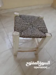  4 كراسي وطاولات خشب من الخيش اليدوي