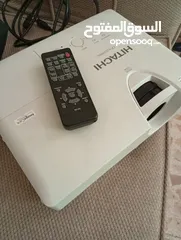  8 اجهزة عرض صوت وصورة شاشات بروجكتر شاشات عرض