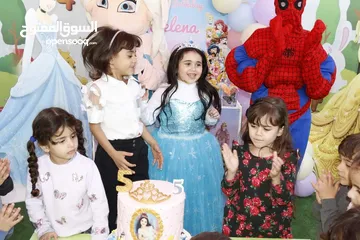 25 شخصيات كرتونية ومهرجين