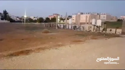  7 ارض بالرمثا للبيع