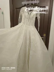  4 فستان زواج رائع وفخم مع طرحة شبه جديد