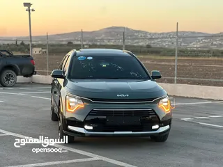  2 كايا نيرو  هايبرد (بنزين+كهرباء ) فل الفل  فتحة سقف  لون مميز اضافات مميزة  2022
