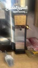  2 يكور محمص خشب ومحمص ماكينه قهوه وكل ما يلزم المحمص