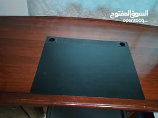  3 مكتب وكرسي وخزانه