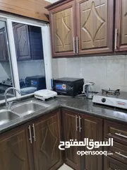  6 شقق سكنية فارغ ومفروش للطالبات
