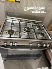  5 طقم كنب وطقم كورنر وغاز وفرن كبير (بوتوغاز) للبيع