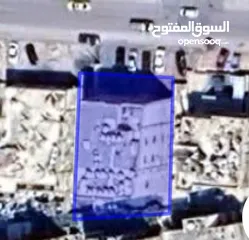  1 للبيع مجمع تجاري الارض 610 م   في ماركا  منطقه تجاريه وصناعيه مكون من 3 مخازن  و3 طوابق  6 شقق