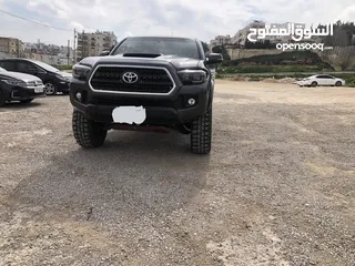  3 تويوتا تاكوما 2017  كابينة و نص مميز غيار عادي 4x4   بحالة ممتازة من المالك.