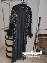 6 فساتين وقفطان مستعملة بحال الجديد