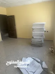  5 مكتب للإيجار