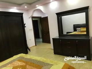  8 شقه للايجار في عمان البنيات مفروشه تكييف عدد 2 وإنترنت قريبه من الخدمات