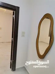  26 شقه فاخره جدا 170م ثالث فني للبيع على شارع البترا شرق كازيه الرجوب واربد مول قراند