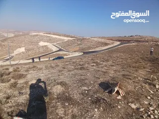  1 ارض للبيع في اجمل مناطق بيت امرين