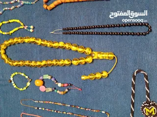  3 مسابح وعقود واطواق مشكله منوعه للبيع في اربد