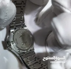  4 ساعة سويسرية مع فصوص ألماس