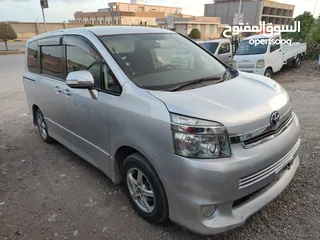  1 Voxy رياضي موديل 2008