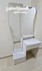  1 Dressing table with Mirror