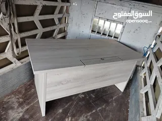  1 طاولة مكتب