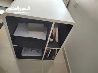  4 طاولة مكتب مع وحدات 4 تخزبن جانبية