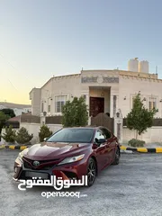  1 تيوتا كامري 2018 فل الفل مع فتحه ممشى قليل  مش محتاجه ولا اشي أعلى صنف بطارية الشركه