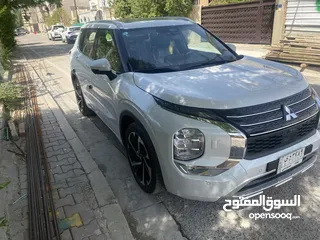  22 ميتسوبيشي اوتلاندر (SUV) F 28 اعلى فئه (Primer) موديل 2023