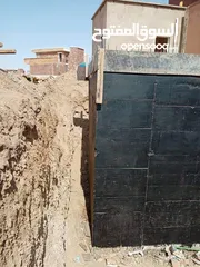  18 فني عازل مائي وحراري