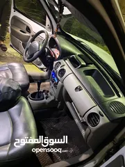  8 رينو فان بنزين 2005