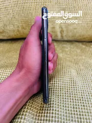  4 ايفون 11 pro max باحاله جيده جداا