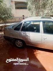  4 اوبل كدت موديل 1990ماشا الله عليها لا تحتاج اي نوع صيانه كوشوك نضيف ادهان نضين مرخصه لشهر 11