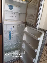  2 ثلاجة بحالة ممتازة لون سلفر نظيفة وخزانة سامبا عدد 2حجم صغير وحجم كبير
