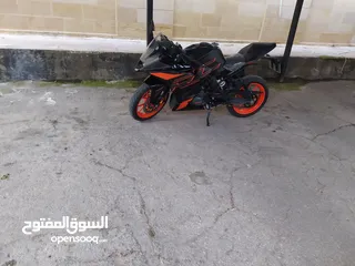  3 KTM RC 200