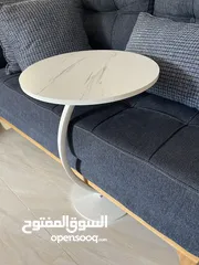  6 طاولة غرفة جلوس مع سكملات " عدد 2" لون أبيض وبحالة ممتازة، والسعر يشمل التوصيل