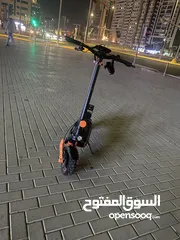  1 سكوتر CRONY السرعة القصوي 43 كم/ساعة و في 30 كيلومتر