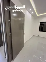  8 طابق اول تشطيب فخم خلف جامعة البتراء